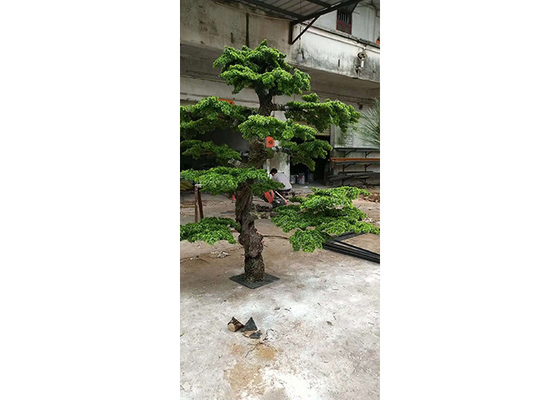 Weihnachtsdekorative künstliche dekorative Kiefer
